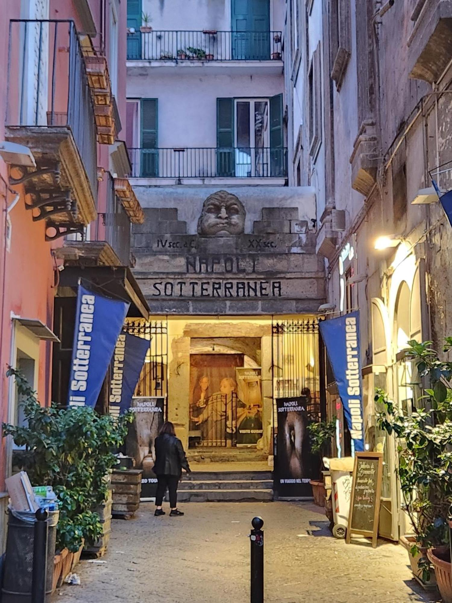 Appartement Charlotte House à Naples Extérieur photo