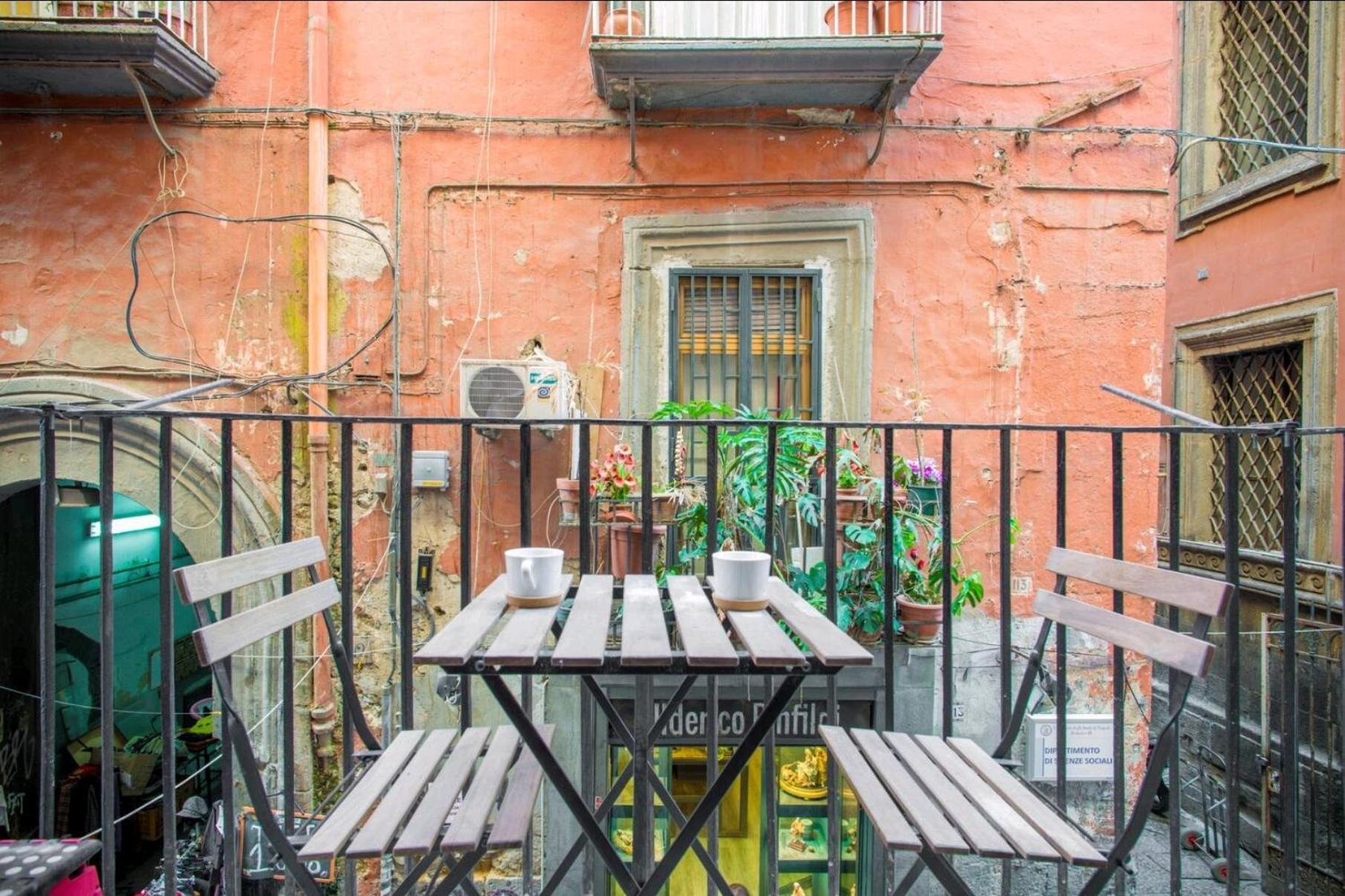 Appartement Charlotte House à Naples Extérieur photo